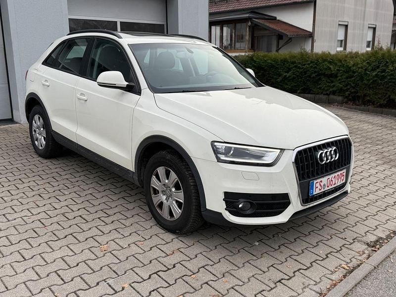 Weiß Gebraucht 2014 Audi Q3 Comfort SUV | 12.990 € (Guter Preis) - Bild 1/4