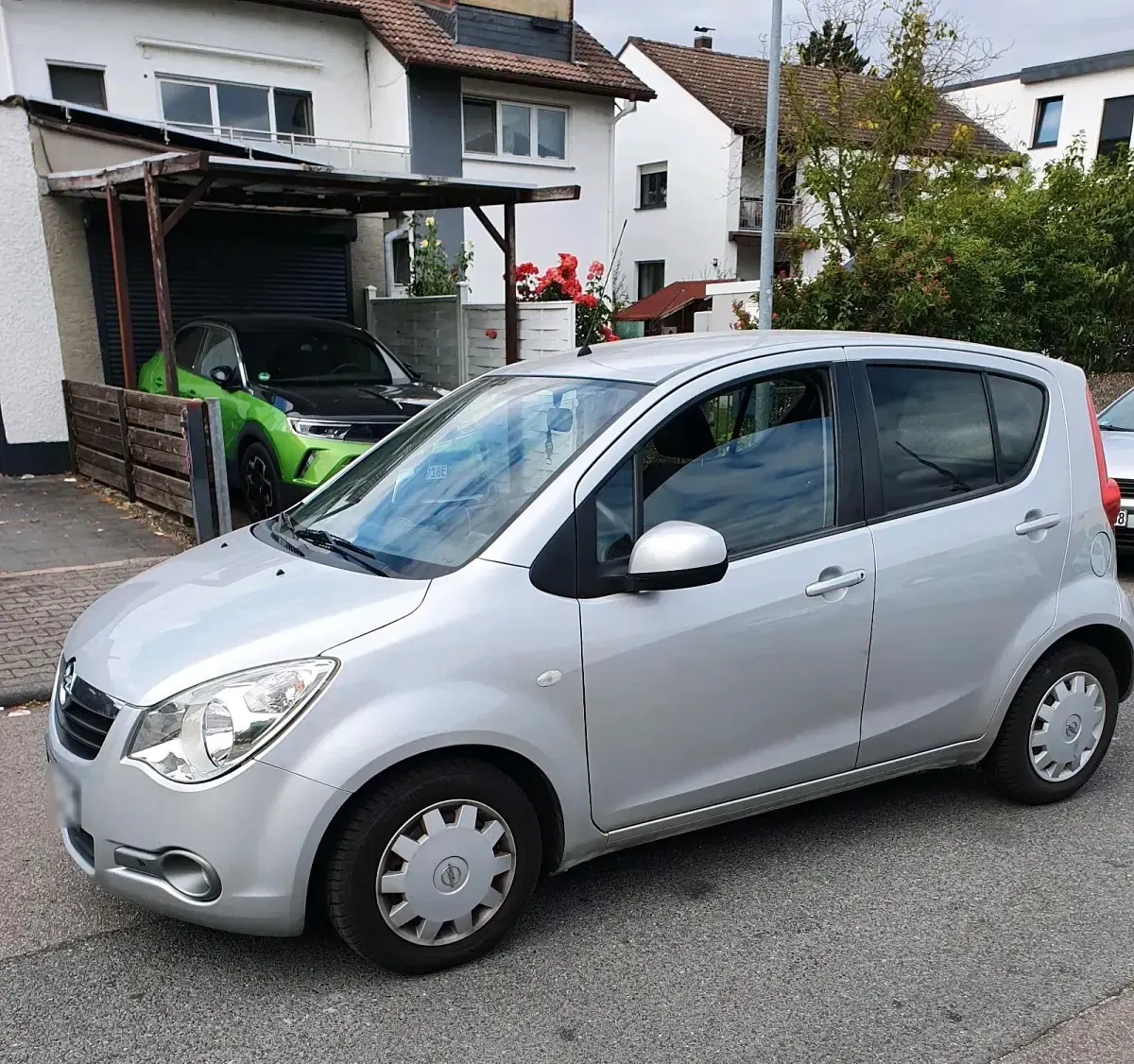 Gebraucht Opel Agila 86 PS (63 kW) 2009 Silber Kleinwagen