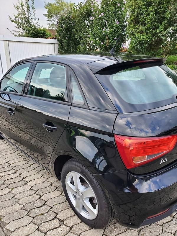 Gebraucht Audi A1 Sportback 115 PS (84 kW) 2017 Schwarz Kleinwagen