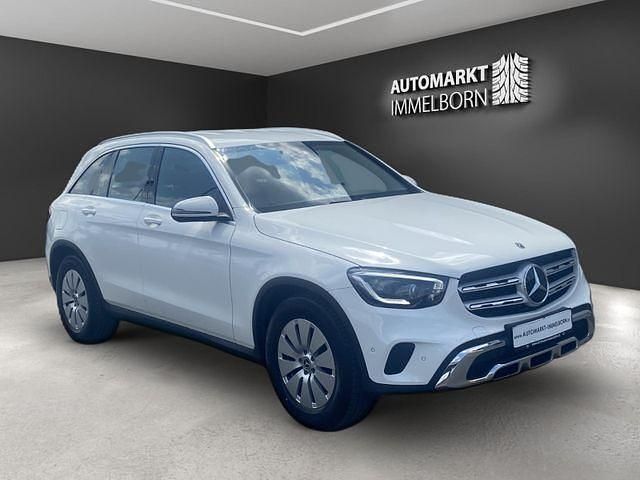 Polarweiss unilack Gebraucht 2021 Mercedes GLC220 SUV | 34.700 € (Guter Preis) - Bild 1/4