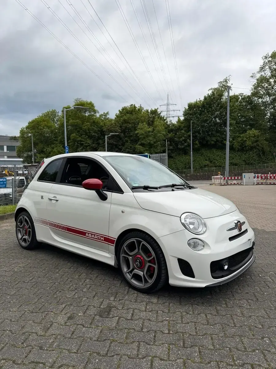 Gebraucht Abarth 500 135 PS (99 kW) 2009 Weiß Kleinwagen