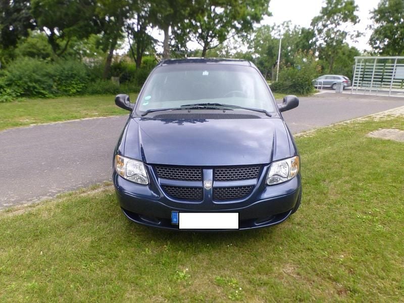 Blau Gebraucht 2001 Chrysler Grand Voyager Van / Kleinbus | 1.250 € - Bild 1/4