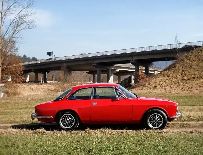Gebraucht Alfa Romeo 2000 131 PS (96 kW) 1976 Rot Coupé