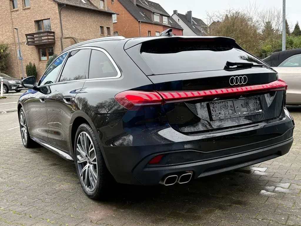 Gebraucht Audi A5 Sport 204 PS (150 kW) 2025 Schwarz Kombi
