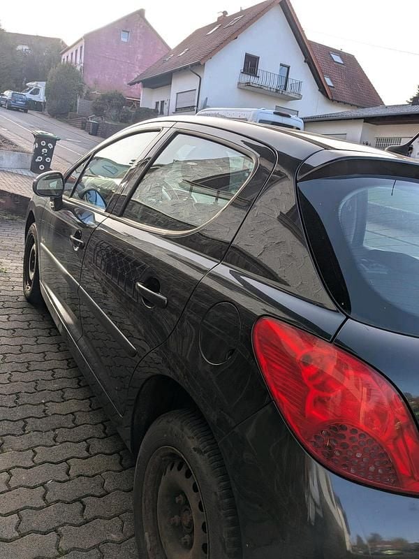Gebraucht Peugeot 207 95 PS (69 kW) 2009 Schwarz Kleinwagen