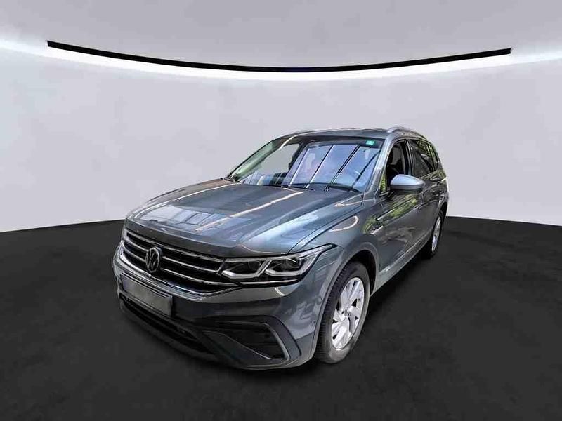 Grau Gebraucht 2022 VW Tiguan Allspace Life SUV | 29.990 € (Fairer Preis) - Bild 1/4