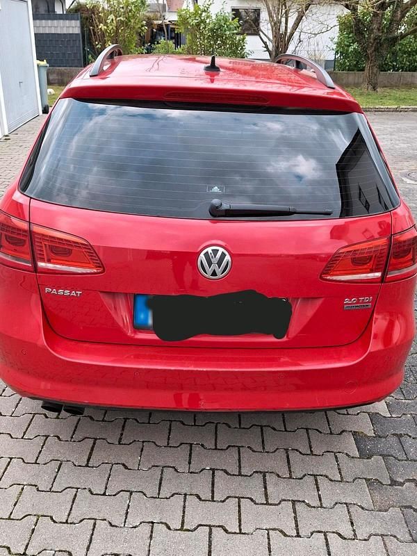 Gebraucht VW Passat 140 PS (102 kW) 2013 Rot Kombi