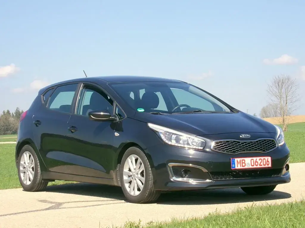 Używany Kia Ceed 99 KM (72 kW) 2017 Czarny Hatchback