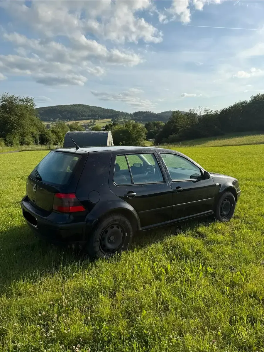 Gebraucht VW Golf IV 75 PS (55 kW) 2004 Schwarz Kleinwagen