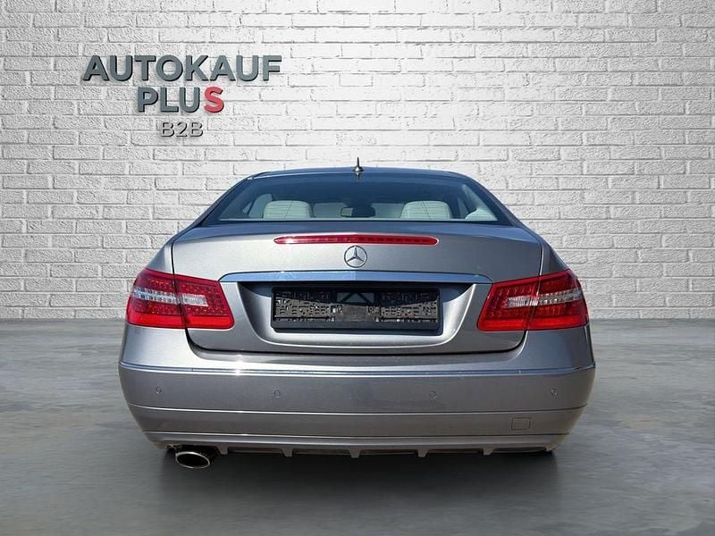 Usata Mercedes E200 184 CV (135 kW) 2012 Argento Coupé