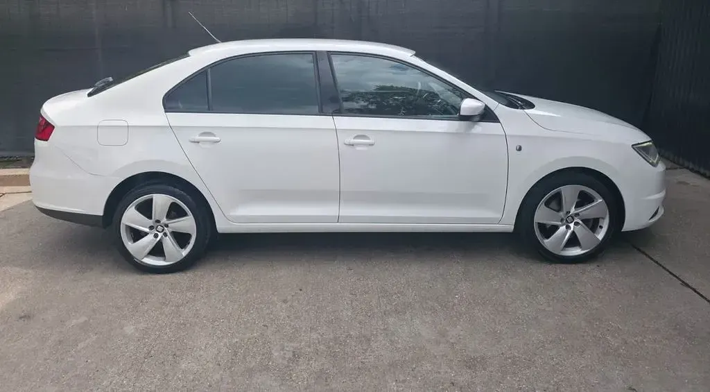 Gebraucht Seat Toledo 105 PS (77 kW) 2015 Weiß Kleinwagen