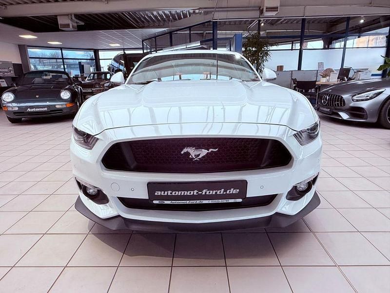 Gebraucht Ford Mustang GT Fastback 485 PS (356 kW) 2017 Weiß Coupé