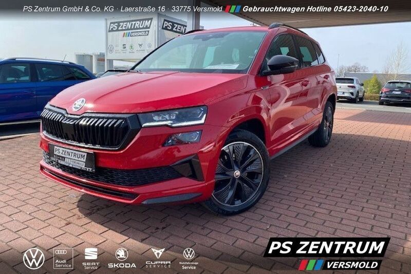 Velvet rot Gebraucht 2022 Skoda Karoq SportLine SUV | 21.930 € (Fairer Preis) - Bild 1/1
