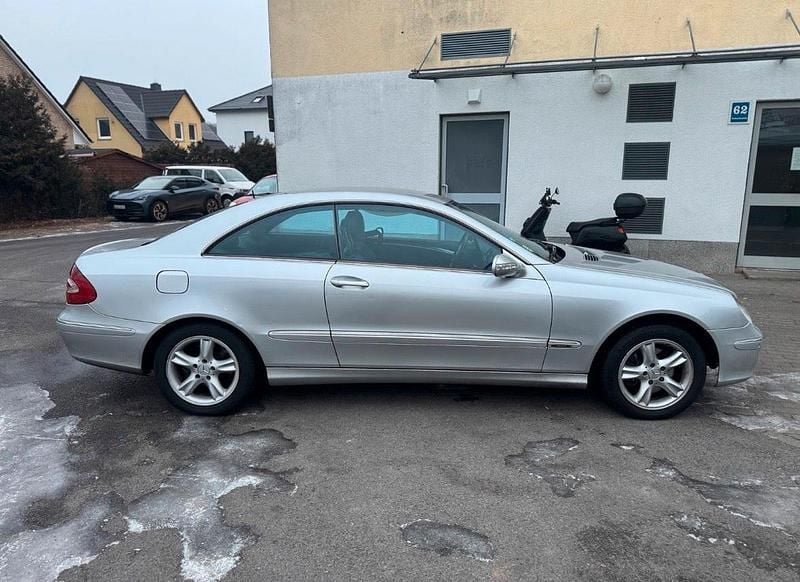 Gebraucht Mercedes CLK270 170 PS (125 kW) 2004 Silber Coupé