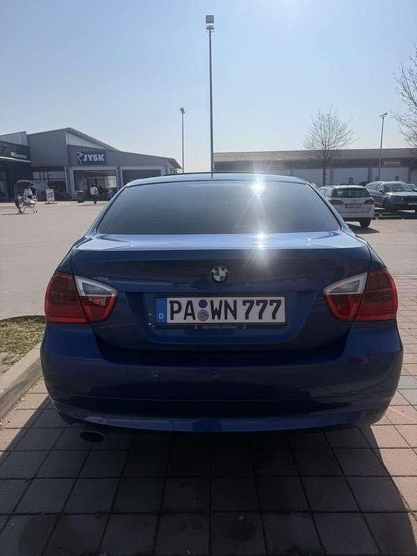 Second-hand BMW 318 143 CP (105 kW) 2008 Berlinǎ