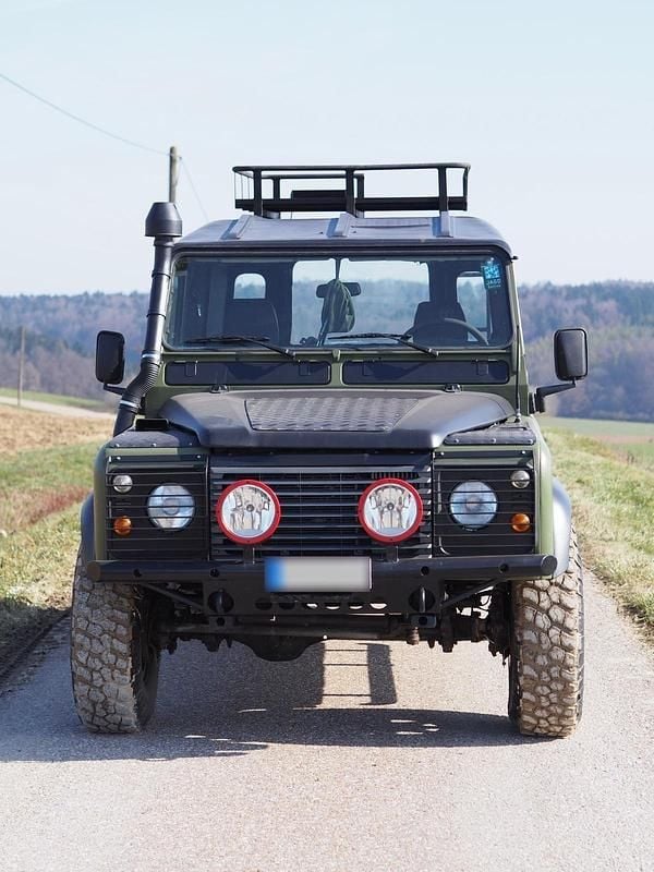 Gebraucht Land Rover Defender 112 PS (82 kW) 1998 Grün SUV