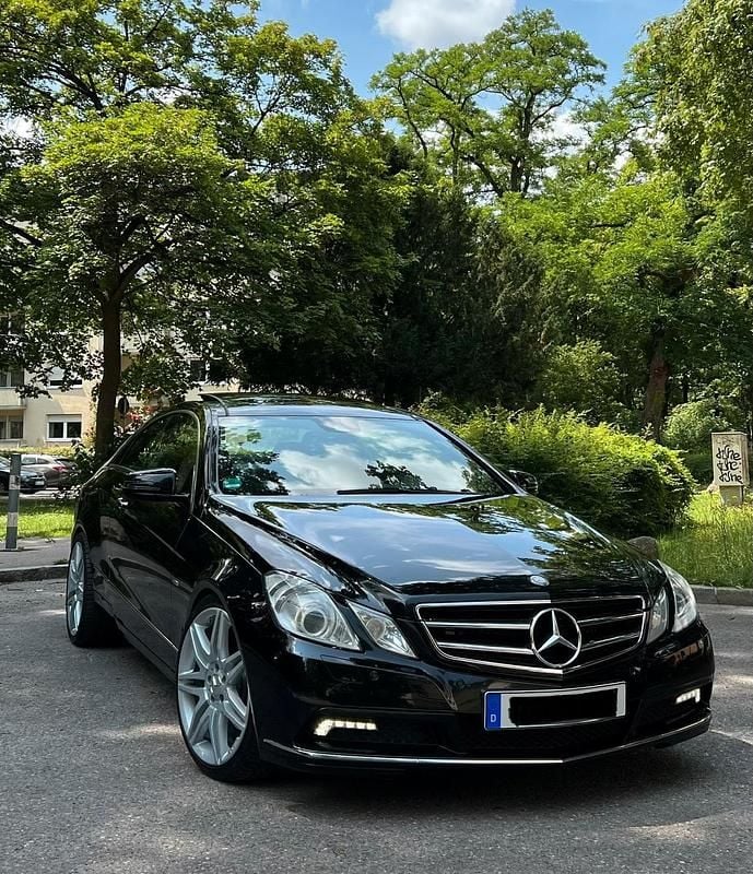 Gebraucht Mercedes E350 231 PS (169 kW) 2010 Schwarz Coupé