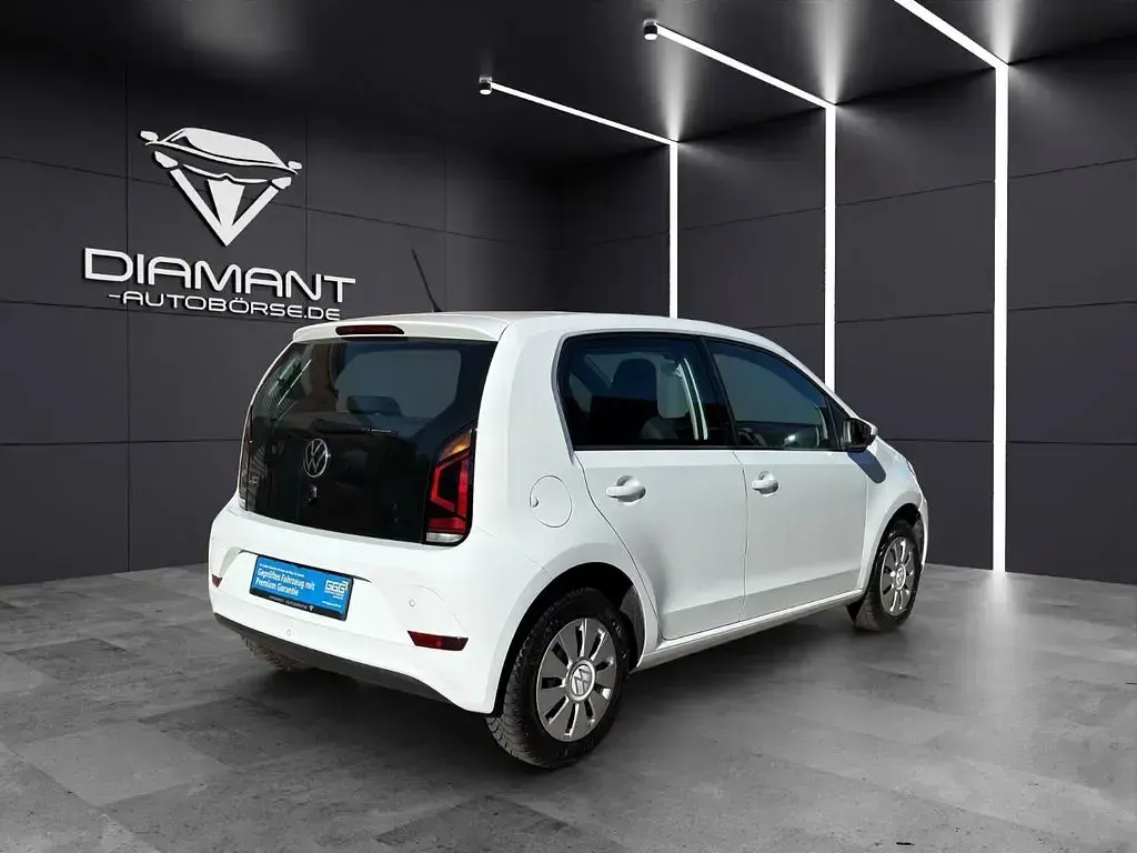 Second-hand VW up! 65 CP (47 kW) 2022 Alb Hatchback