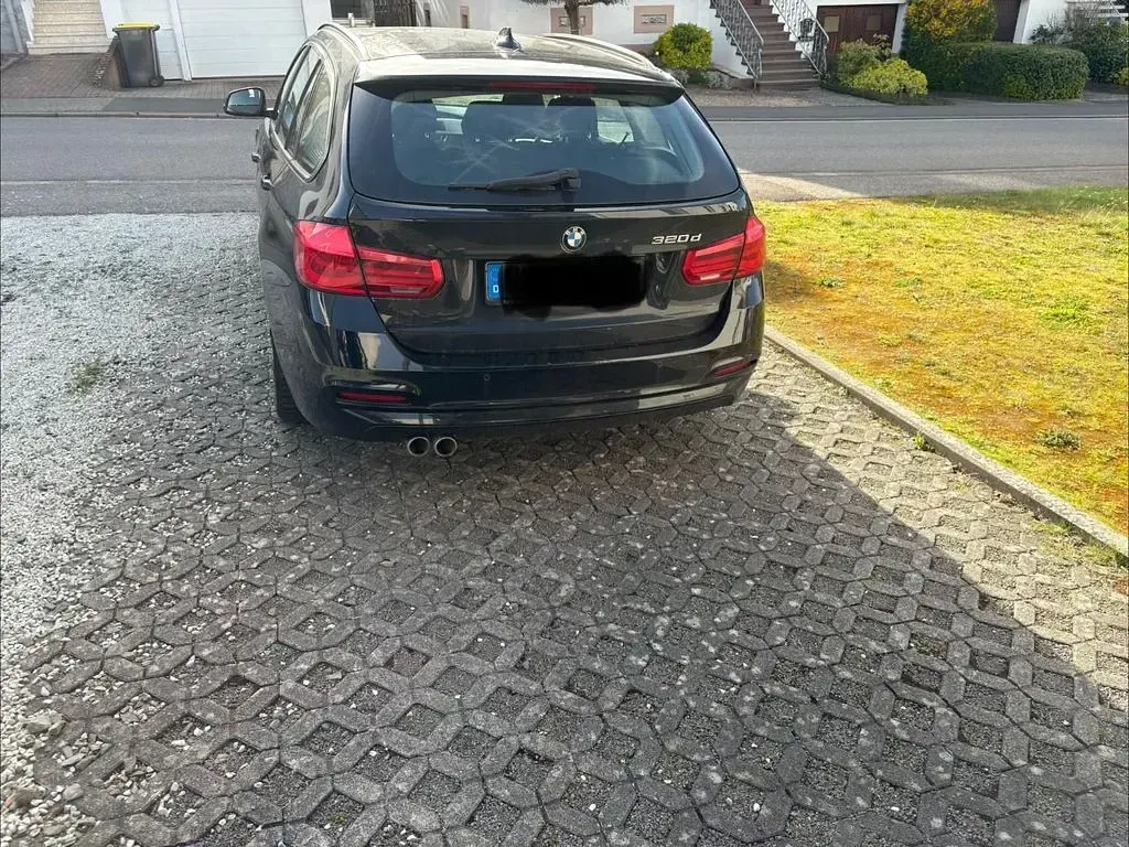 Używany BMW 320 190 KM (139 kW) 2018 Czarny Kombi