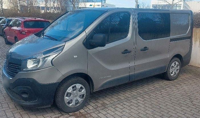 Gebraucht Renault Trafic 145 PS (106 kW) 2017 Braun Van / Kleinbus
