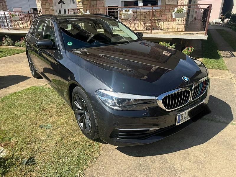 Gebraucht BMW 520 190 PS (139 kW) 2017 Grau Kombi