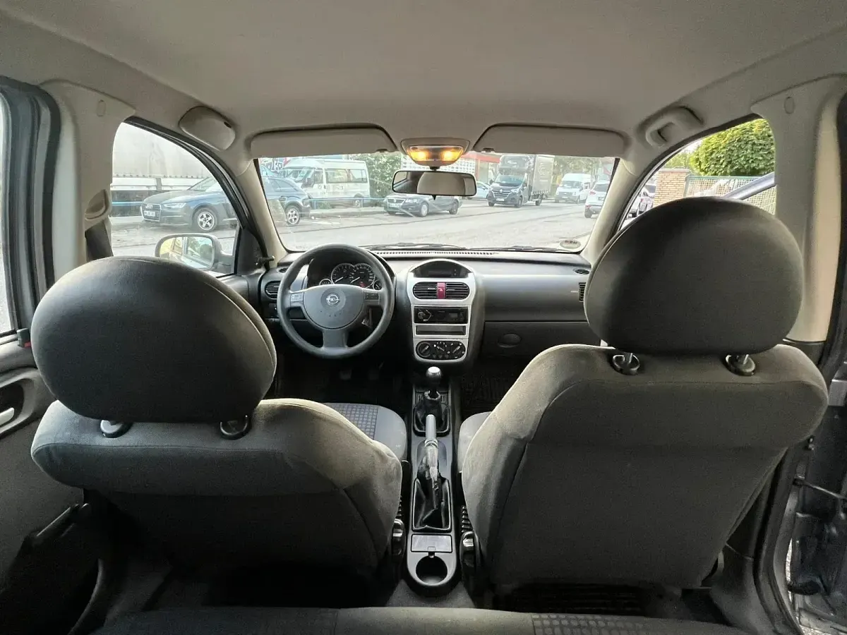 Używany Opel Corsa Njoy 75 KM (55 kW) 2003 Srebrny Hatchback
