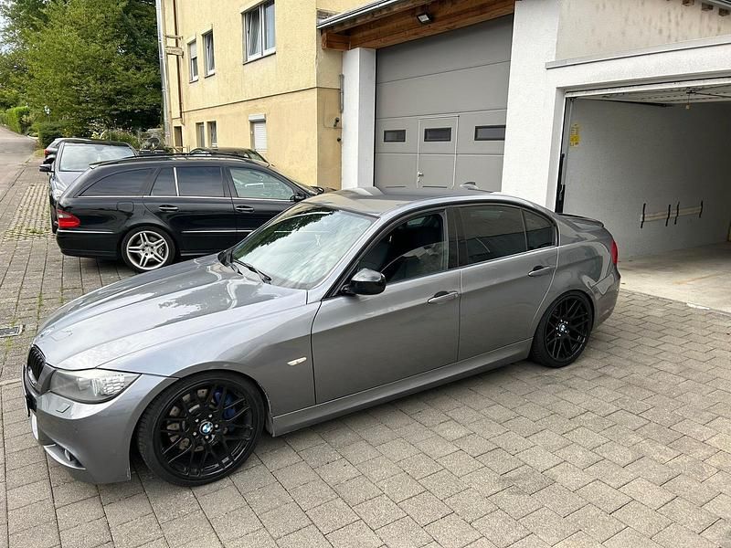 Gebraucht BMW 335 306 PS (225 kW) 2010 Grau Limousine
