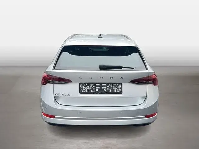 Gebraucht Skoda Octavia Tour 150 PS (110 kW) 2023 Silber Kombi