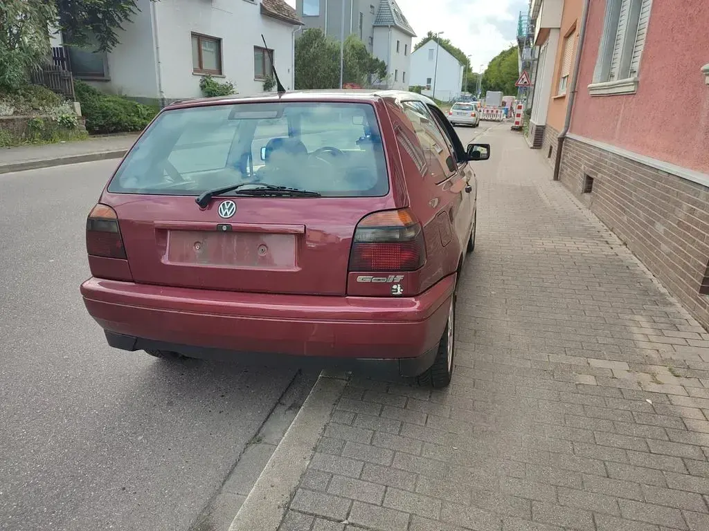 Brugt VW Golf III 60 HK (44 kW) 1996 Rød Sedan