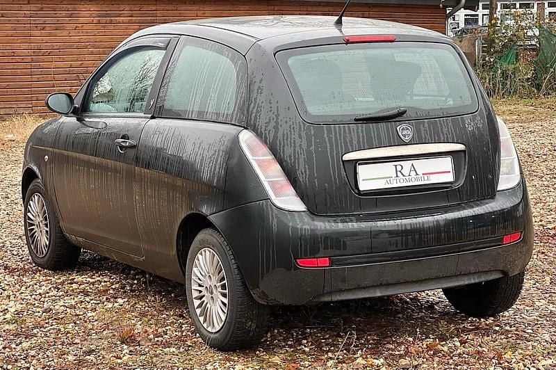 Gebraucht Lancia Ypsilon 60 PS (44 kW) 2009 Schwarz Kleinwagen