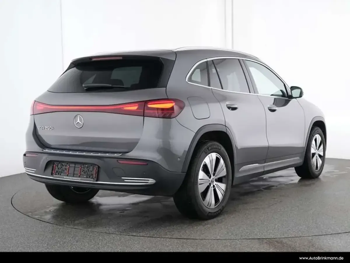 Gebraucht Mercedes EQA250+ Advanced 139 kW (190 PS) 2025 Grau SUV