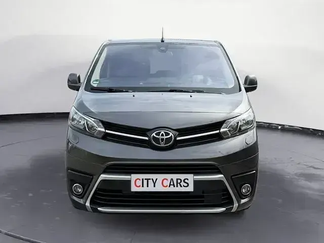 Gebraucht Toyota Proace Verso Comfort 150 PS (110 kW) 2016 Grau Kombi