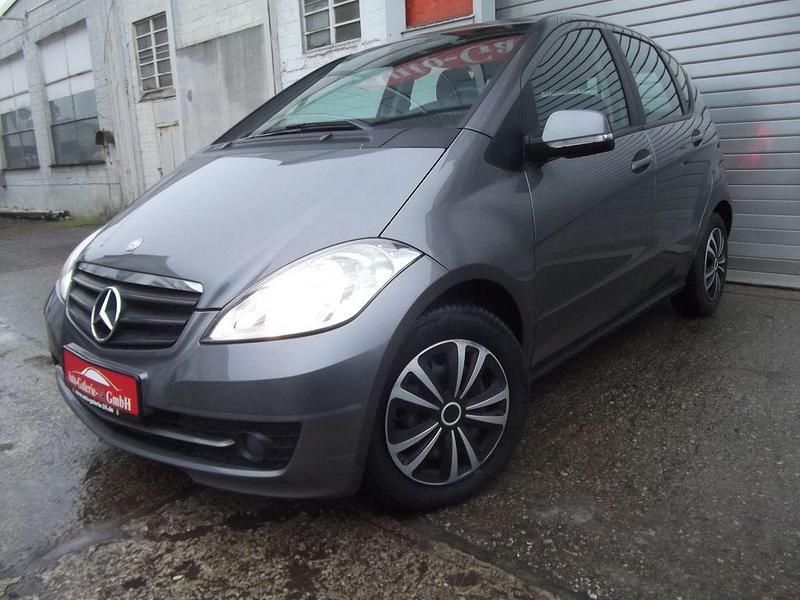 Grau Gebraucht 2010 Mercedes A160 Limousine | 5.299 € (Fairer Preis) - Bild 1/4