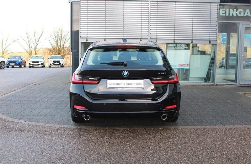 Gebraucht BMW 318 156 PS (114 kW) 2023 Schwarz uni Kombi