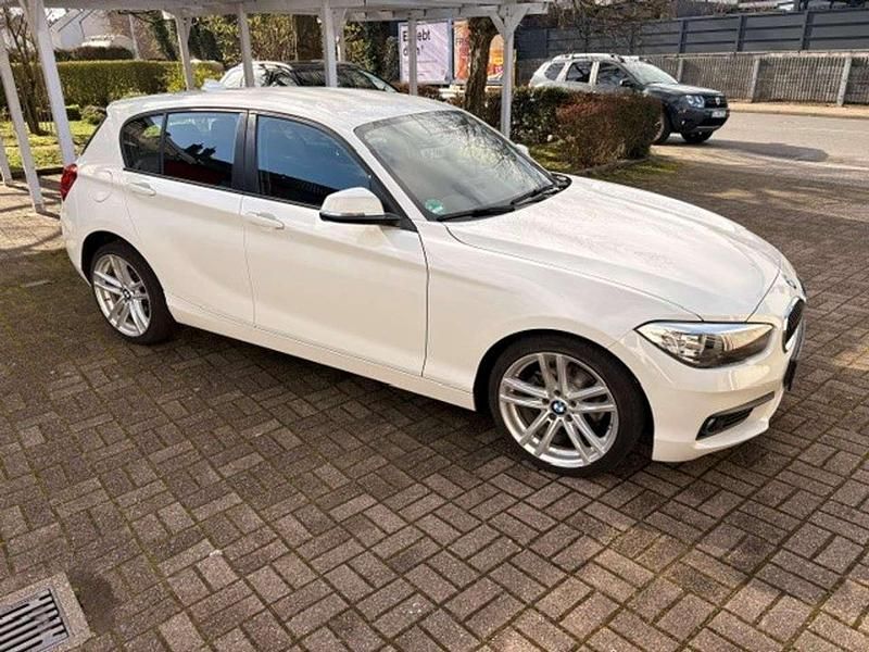 Gebraucht BMW 116 Advantage 109 PS (80 kW) 2018 Weiß Kleinwagen