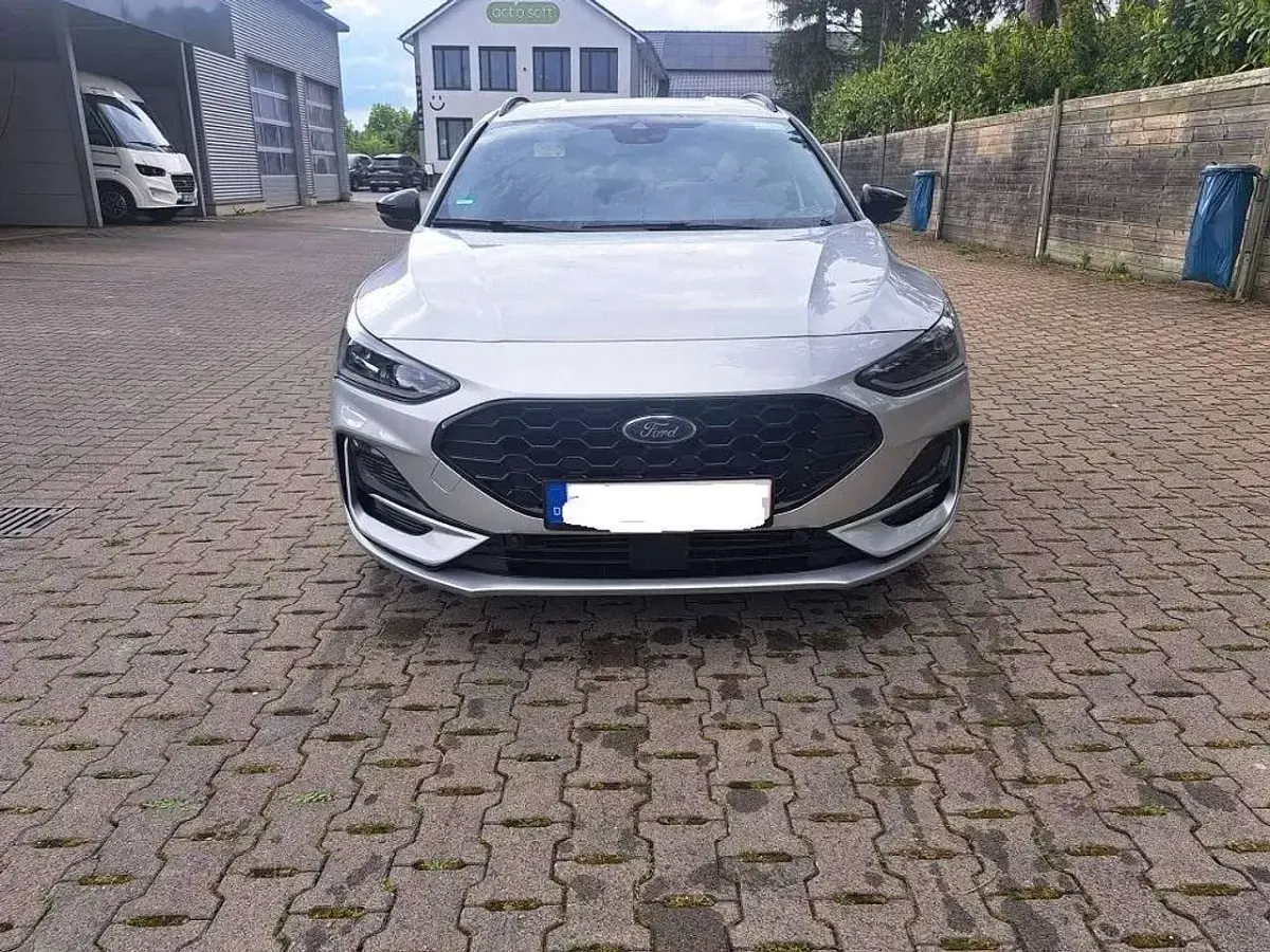 Gebraucht Ford Focus ST-Line X 155 PS (114 kW) 2024 Silber Kombi