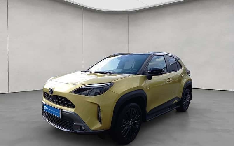Schwarz Gebraucht 2022 Toyota Yaris Hybrid SUV | 24.900 € (Etwas zu teuer) - Bild 1/4
