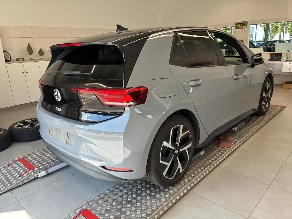 Gebraucht VW ID.3 Pro 150 kW (204 PS) 2024 Mondsteingrau Kleinwagen