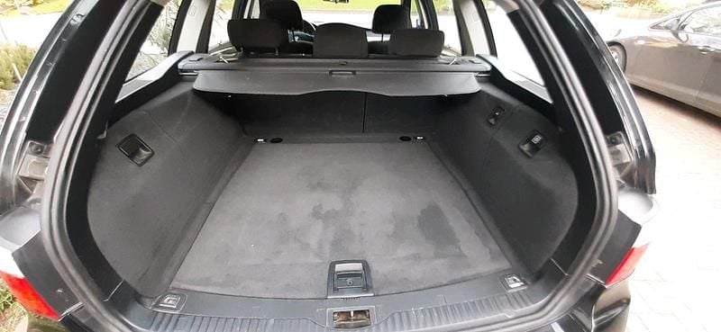 Gebraucht BMW 525 197 PS (144 kW) 2008 Schwarz Kombi