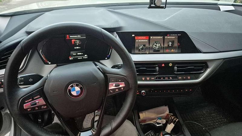 Gebraucht BMW 118 Advantage 140 PS (102 kW) 2020 Weiß Kleinwagen