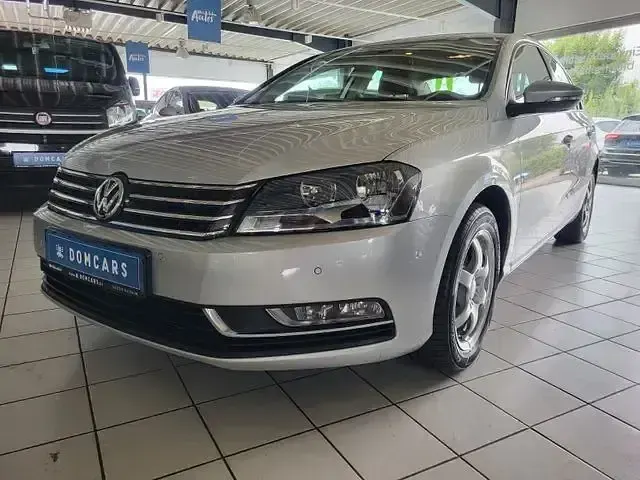 Gebraucht VW Passat 122 PS (89 kW) 2011 Silber Limousine