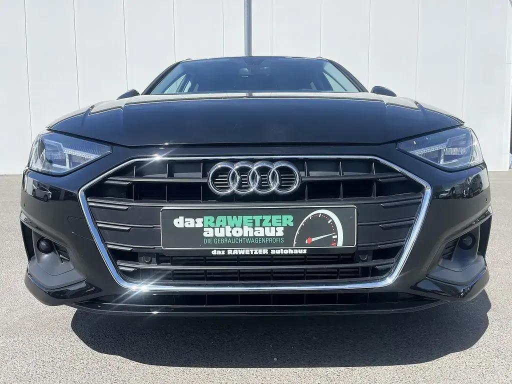 Second-hand Audi A4 150 CP (110 kW) 2022 Negru Break