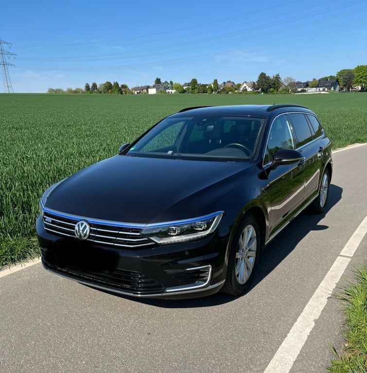 Schwarz Gebraucht 2017 VW Passat GTE Kombi | 17.999 € (Guter Preis) - Bild 1/4