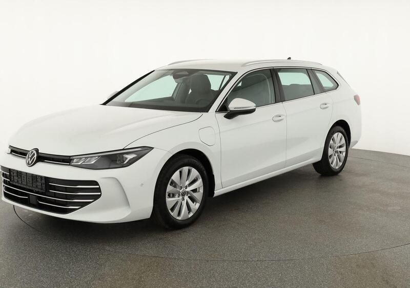 Pure white Neu 2025 VW Passat Business Kombi | 44.495 € (Superpreis) - Bild 1/4