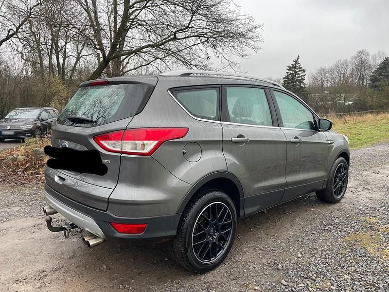Gebraucht Ford Kuga 149 PS (109 kW) 2013 Grau SUV