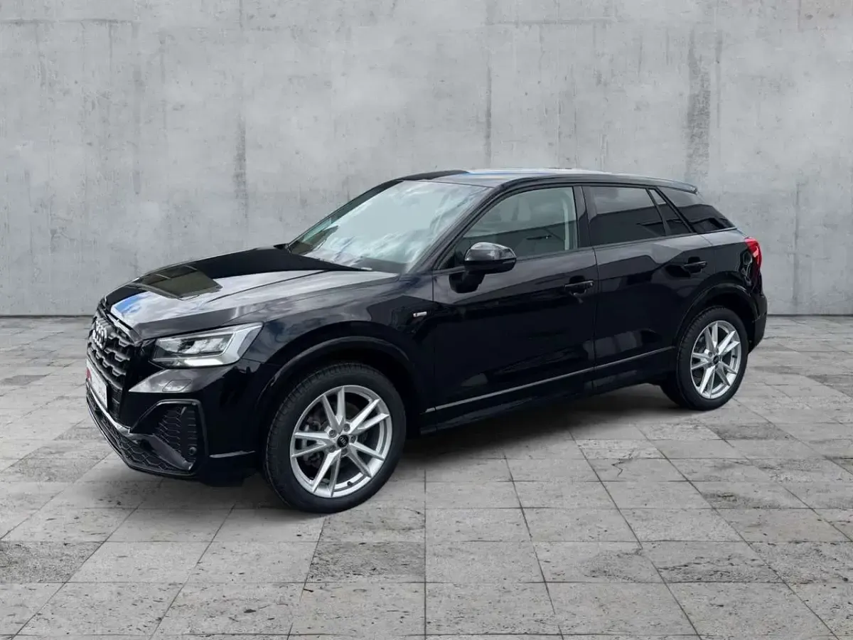 Gebraucht Audi Q2 S-Line 190 PS (139 kW) 2025 Mythosschwarz metallic SUV