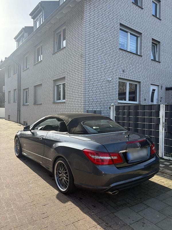 Gebraucht Mercedes E220 170 PS (125 kW) 2011 Grau Cabrio