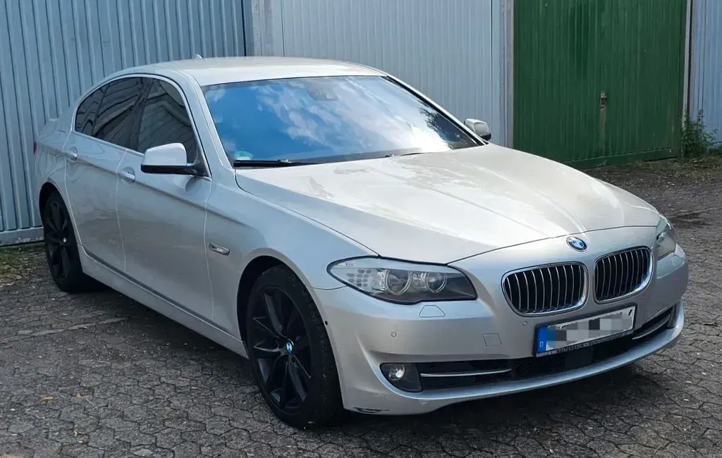 Gebraucht BMW 530 Performance 245 PS (180 kW) 2010 Silber Limousine