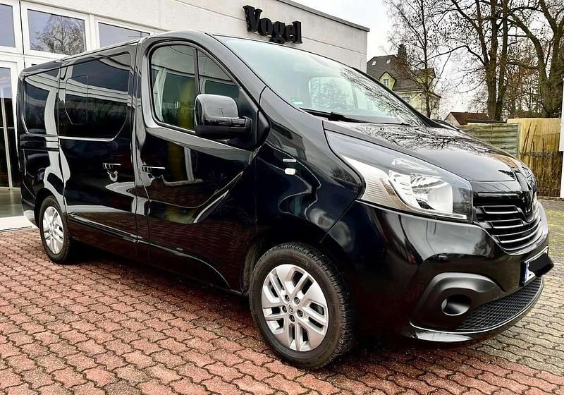 Gebraucht Renault Trafic 145 PS (106 kW) 2018 Blackperlmet. Van / Kleinbus