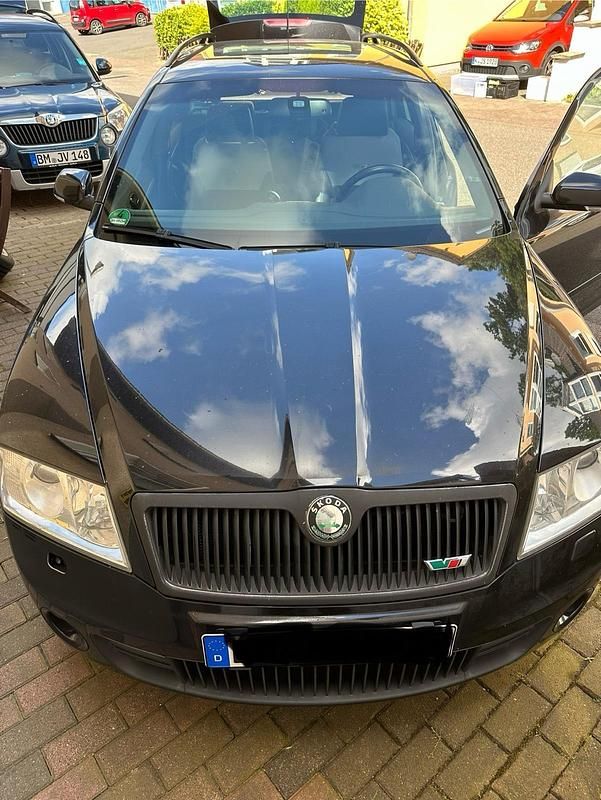 Schwarz Gebraucht 2009 Skoda Octavia RS Kombi | 7.000 € (Fairer Preis) - Bild 1/4